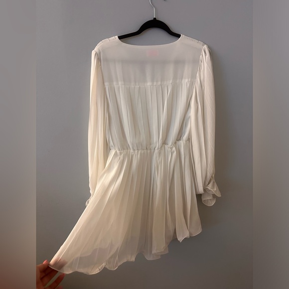 NWOT Pink Lily Pleated Flowy Romper | Medium - Picture 7 of 8